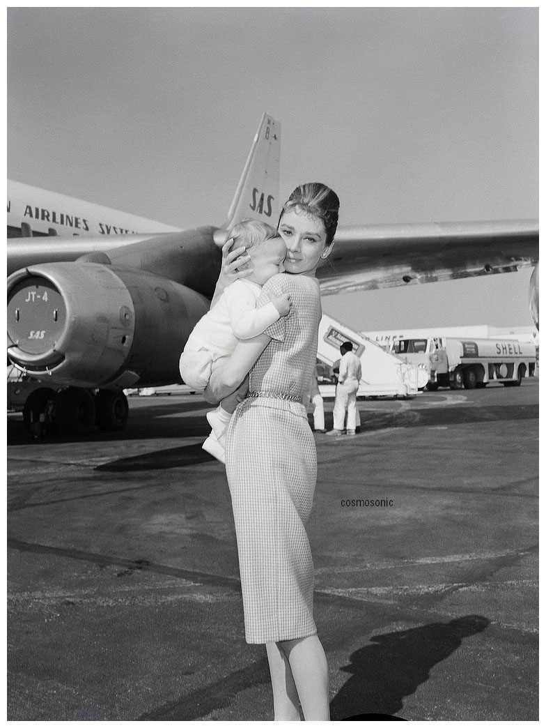 audrey-hepburn-with-son-los-angeles-california-usa-1961.jpg